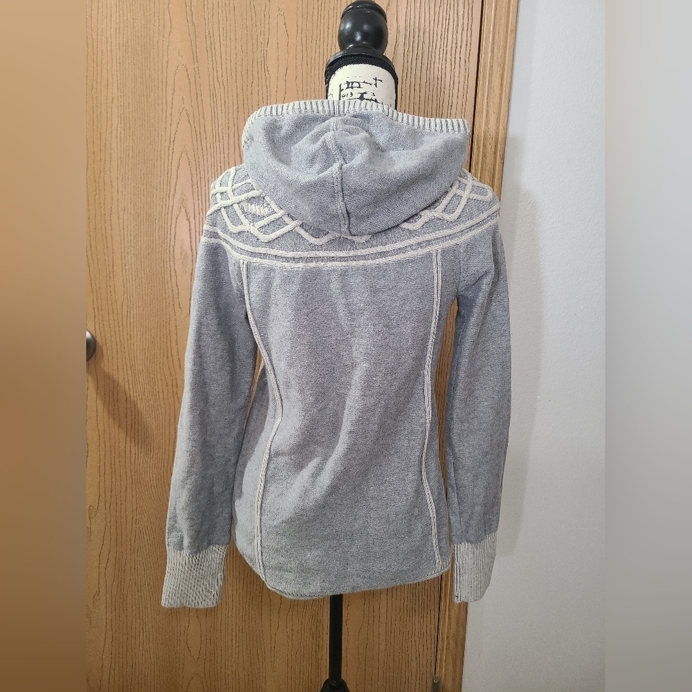 Eddie Bauer Embroidered Cable Hooded Pullover Sweater - Picture 3 of 4
